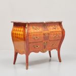 1040 3058 CHEST OF DRAWERS